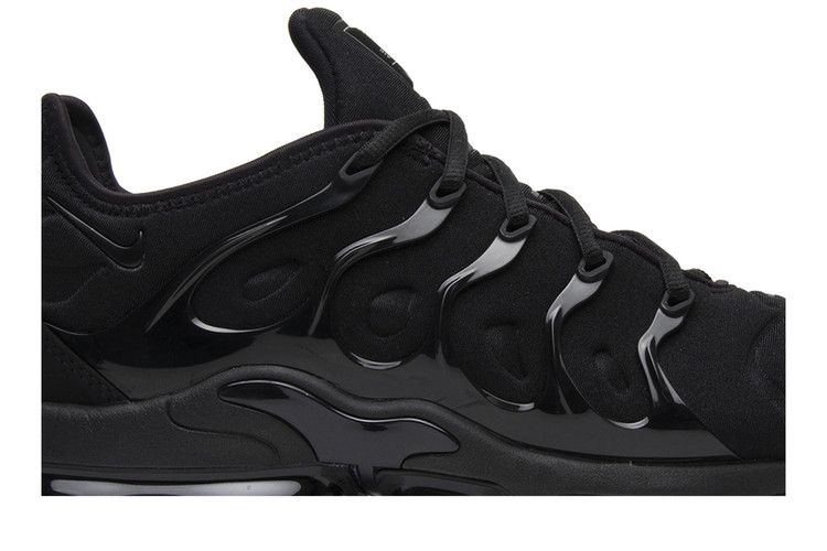 Nike Vapormax Plus Triple Black — Vista 3