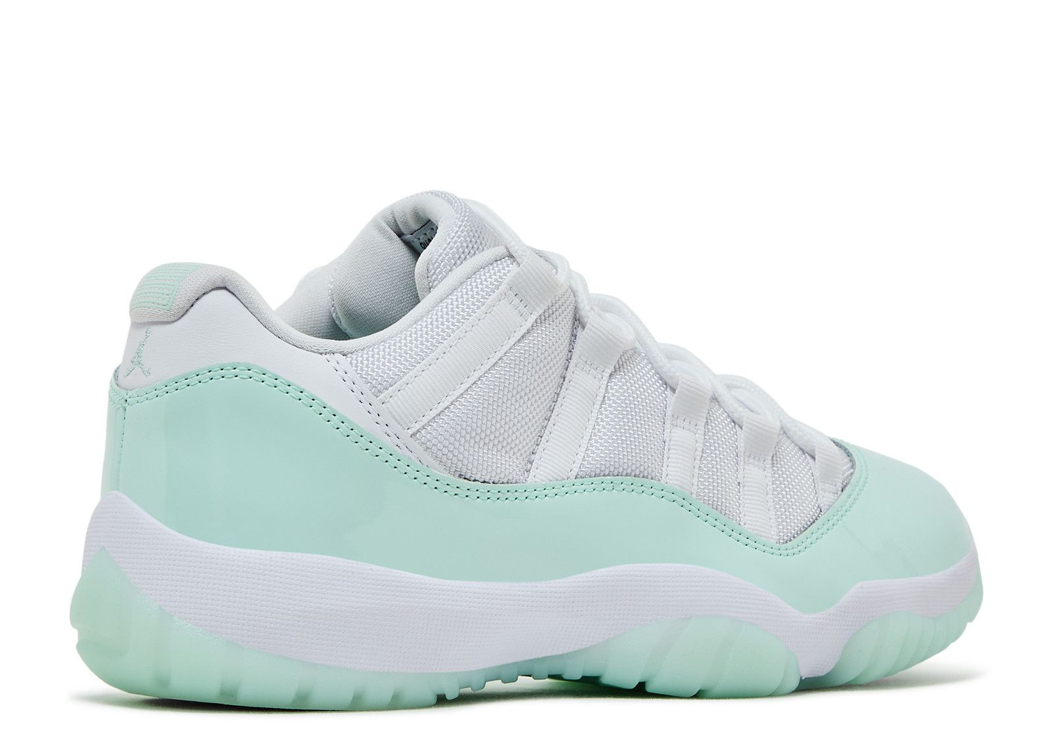 Wmns Jordan 11 Low 'Igloo' — Vista 3