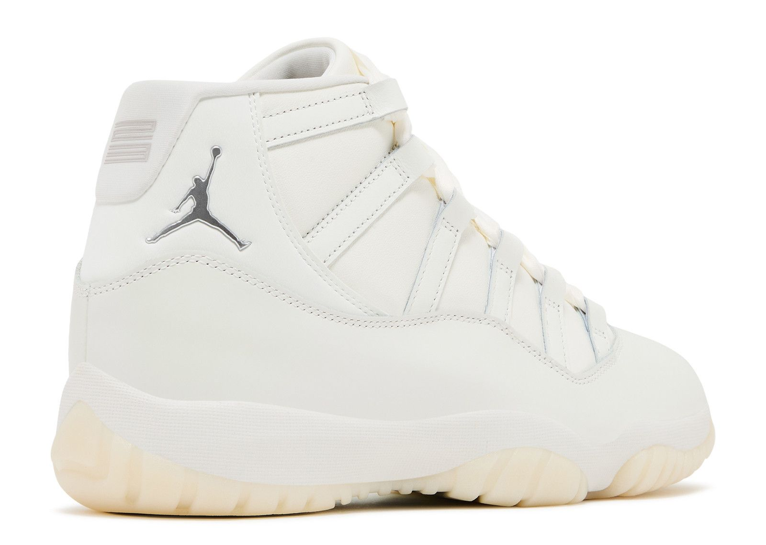 Wmns Jordan 11 'Pearl Grand Finale' — Vista 3